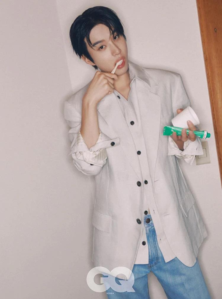 GQ KOREA - 2025.02 ROSÉ D Type - Image 4