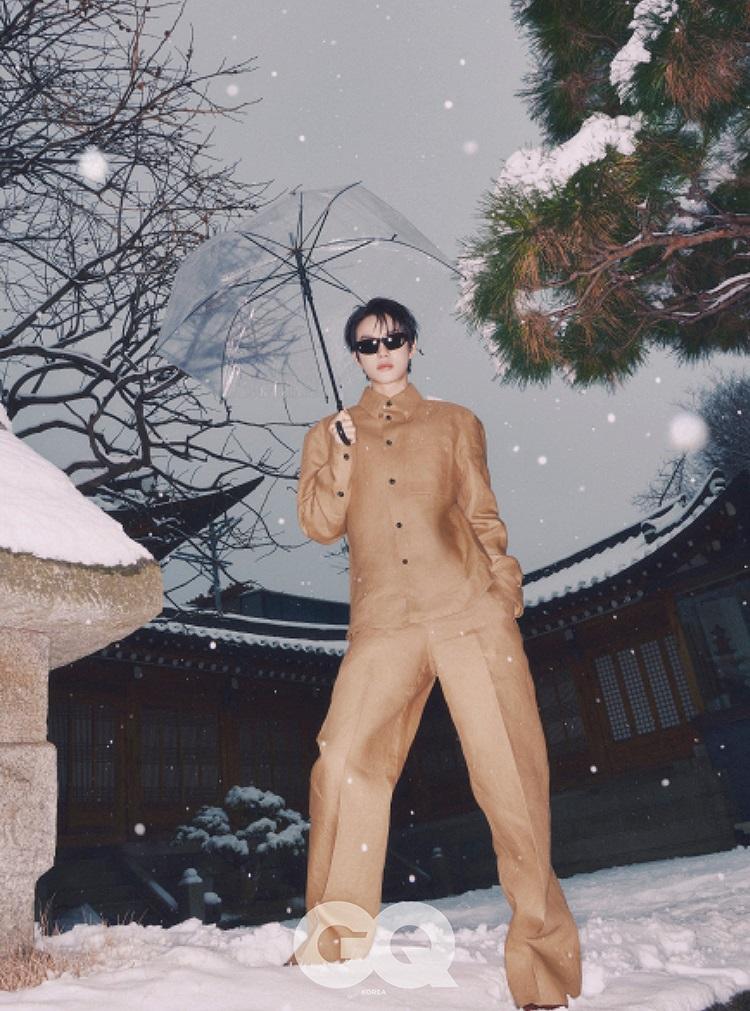 GQ KOREA - 2025.02 ROSÉ D Type - Image 5