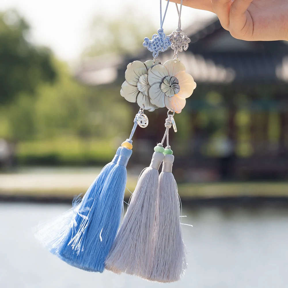 LEESLE - Jade Mother-of-pearl Ornament