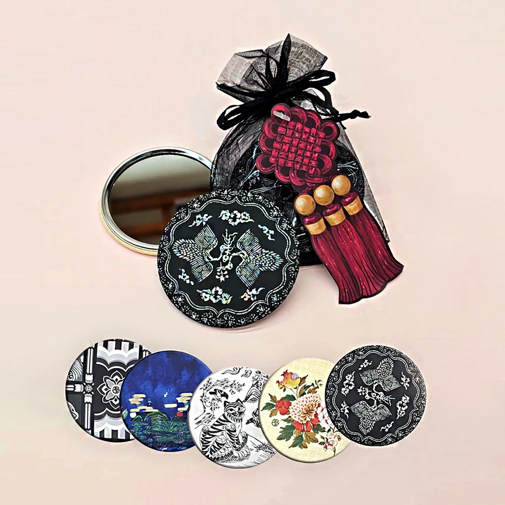 LEESLE - Traditional Pattern Hand Mirror