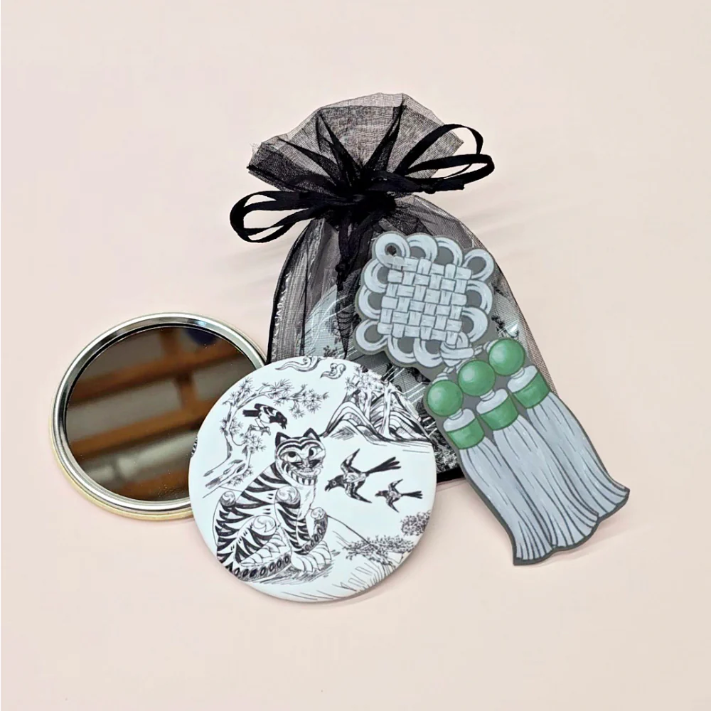 LEESLE - Traditional Pattern Hand Mirror - Image 6