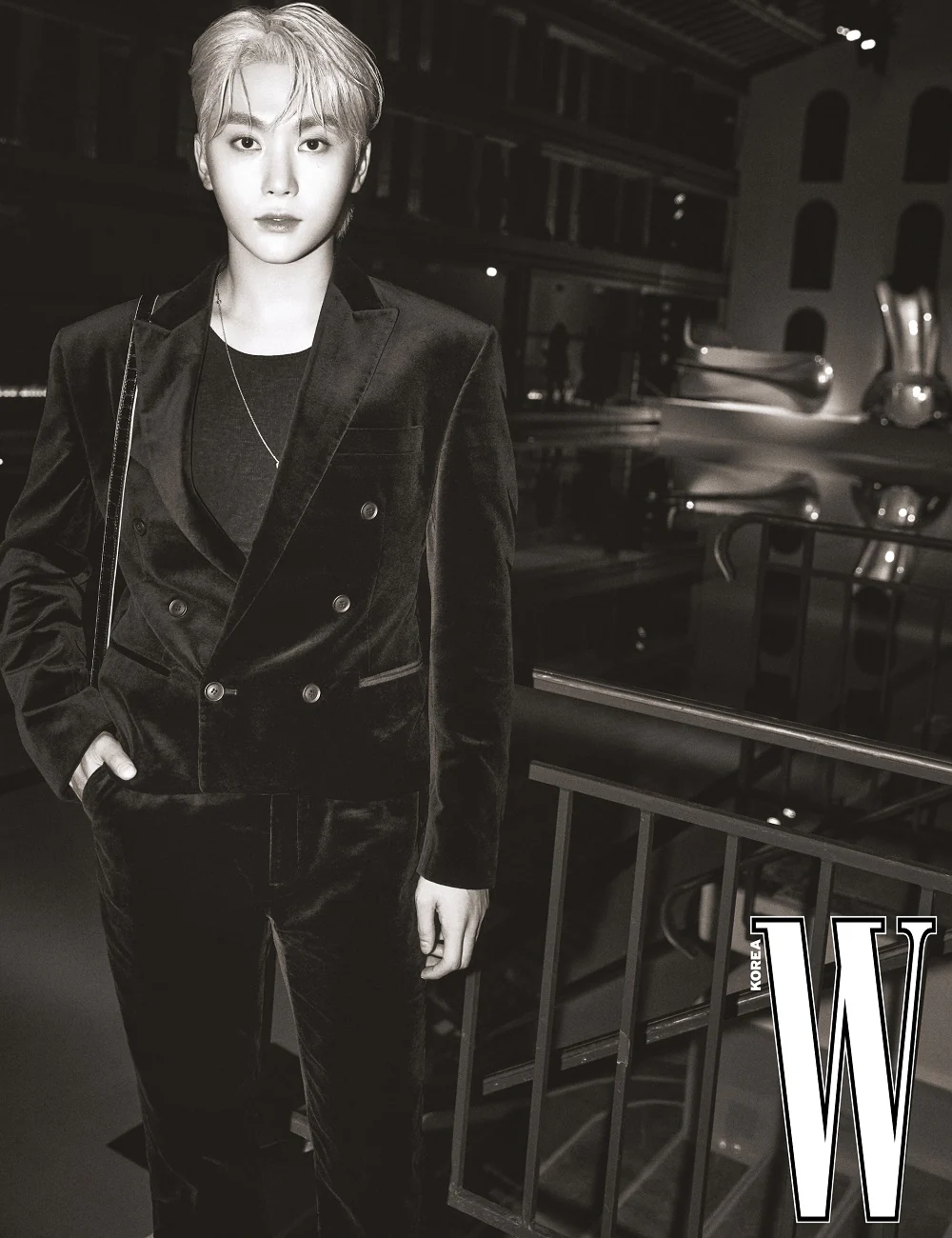W - 2024 VOL. 11 JENNIE A Type - Image 4