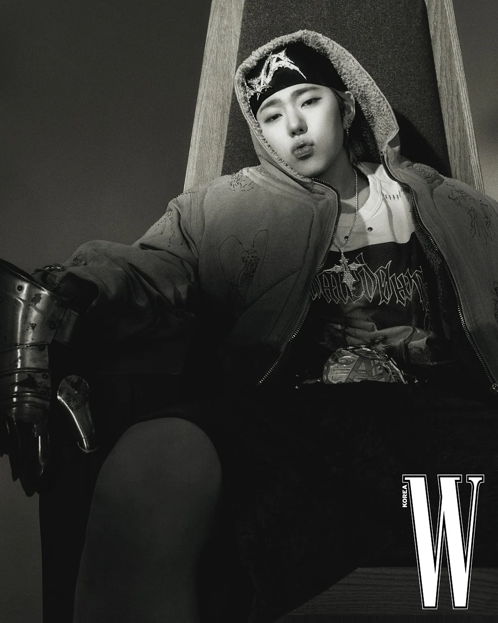 W - 2024 VOL. 11 JENNIE C Type - Image 2