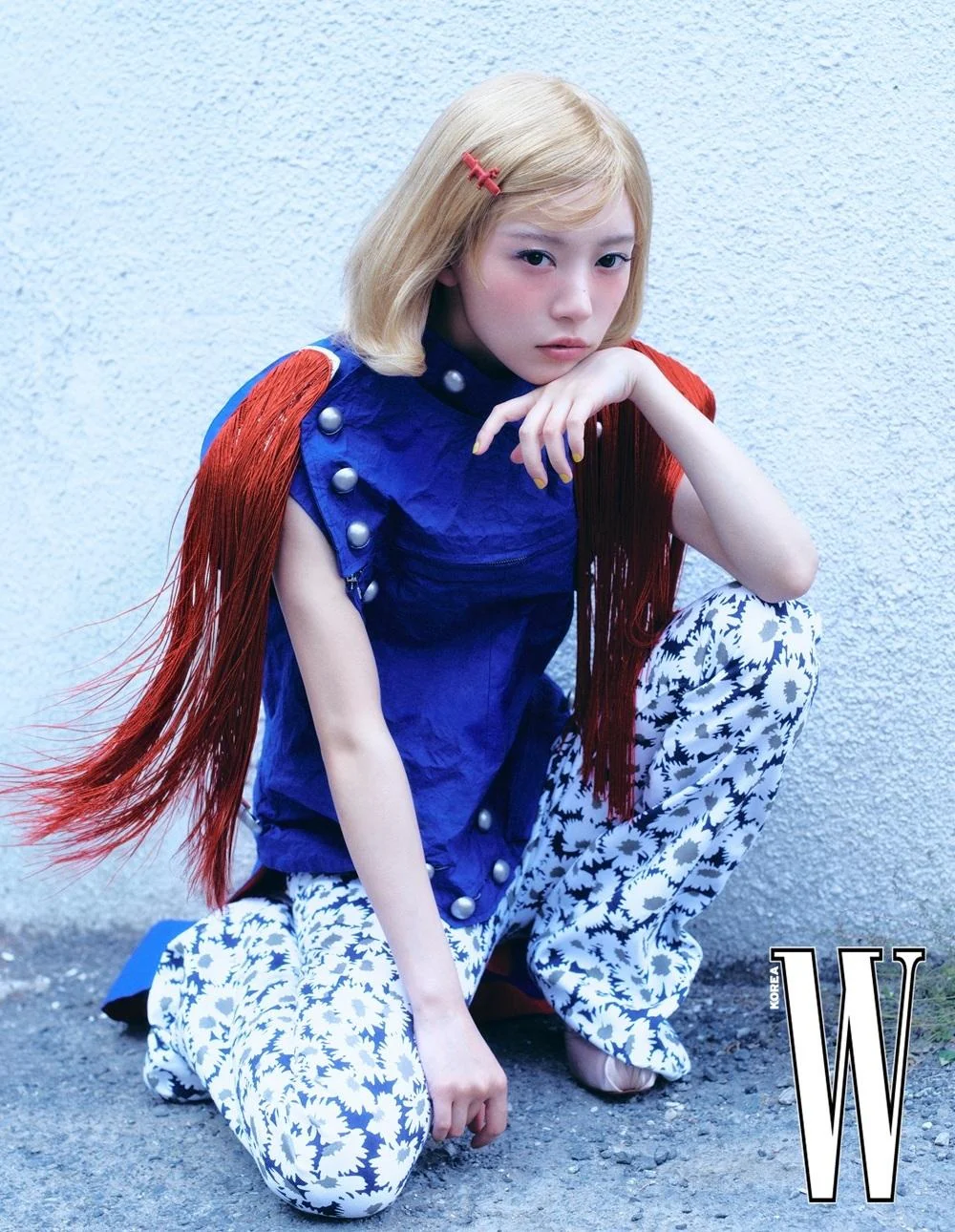 (PRE-ORDER) W - 2026 Vol. 7 LOUISE TROTTER D Type - Image 2